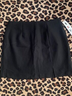 I.L.U. 90s deadstock vintage Black Mini Skirt with Subtle Front Slit